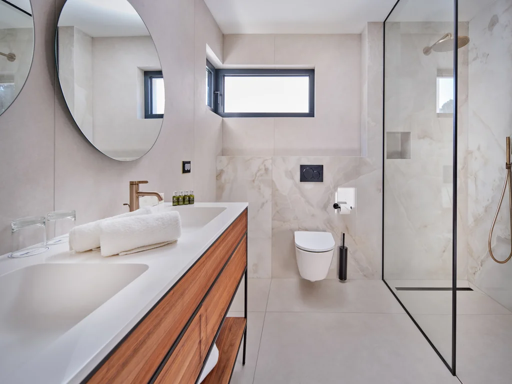 Modern Seafront Villa with Pool in Trogir