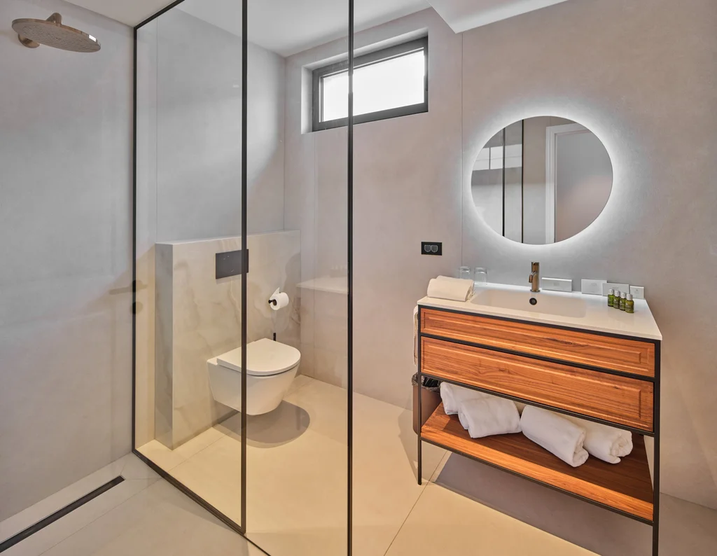 Modern Seafront Villa with Pool in Trogir