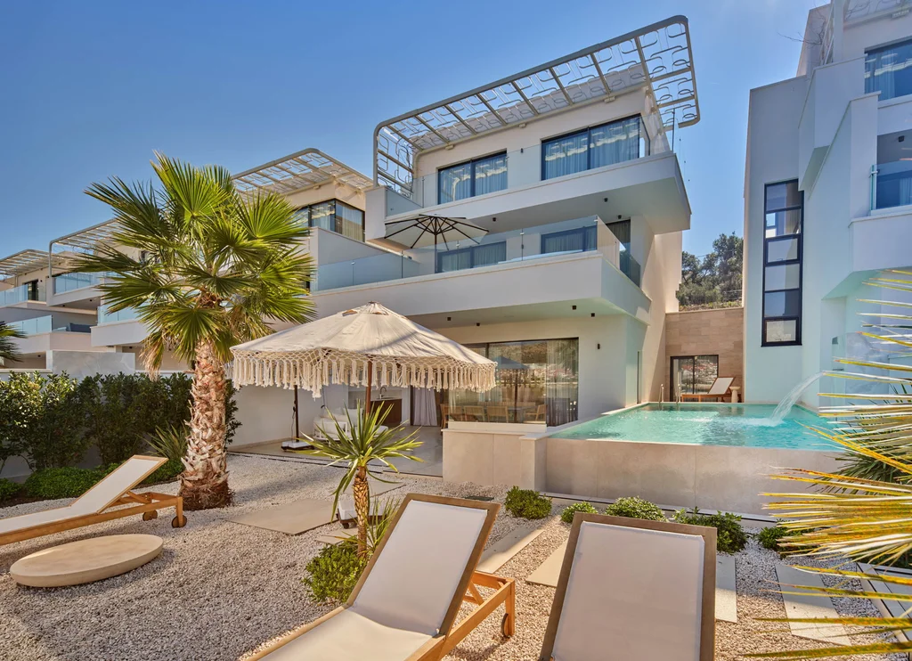 Contemporary Seaside Villa with Pool in Trogir