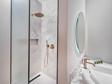 Contemporary Seaside Villa with Pool in Trogir