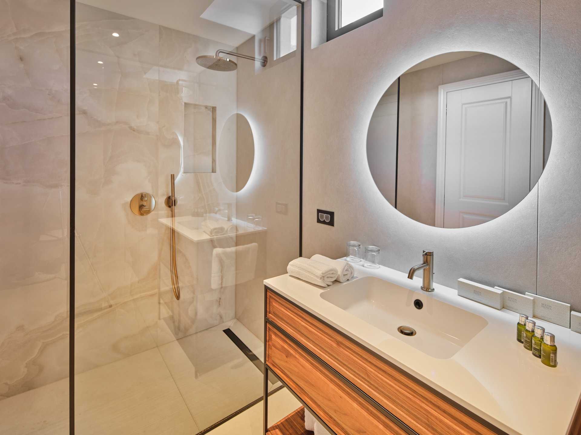 Luxury Villa Lunea with Pool IV