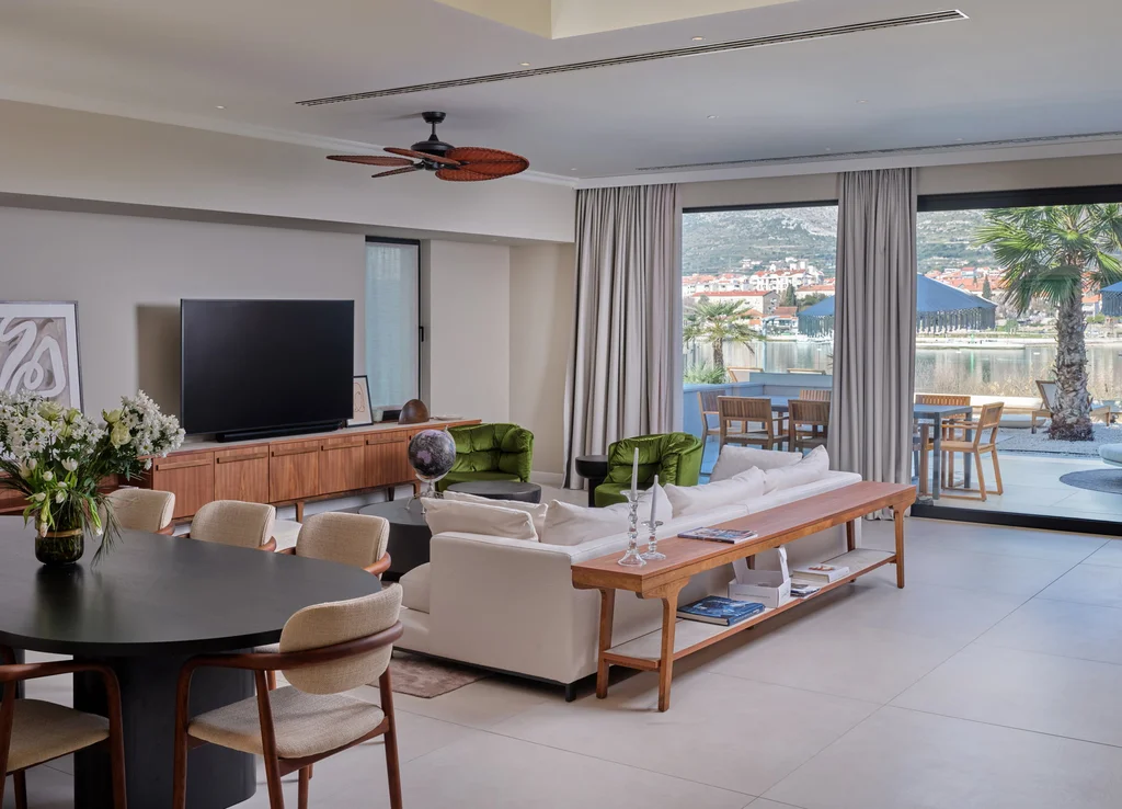 Modern Seaside Villa with Pool in Trogir