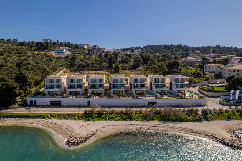 Modern Seaside Villa with Pool in Trogir