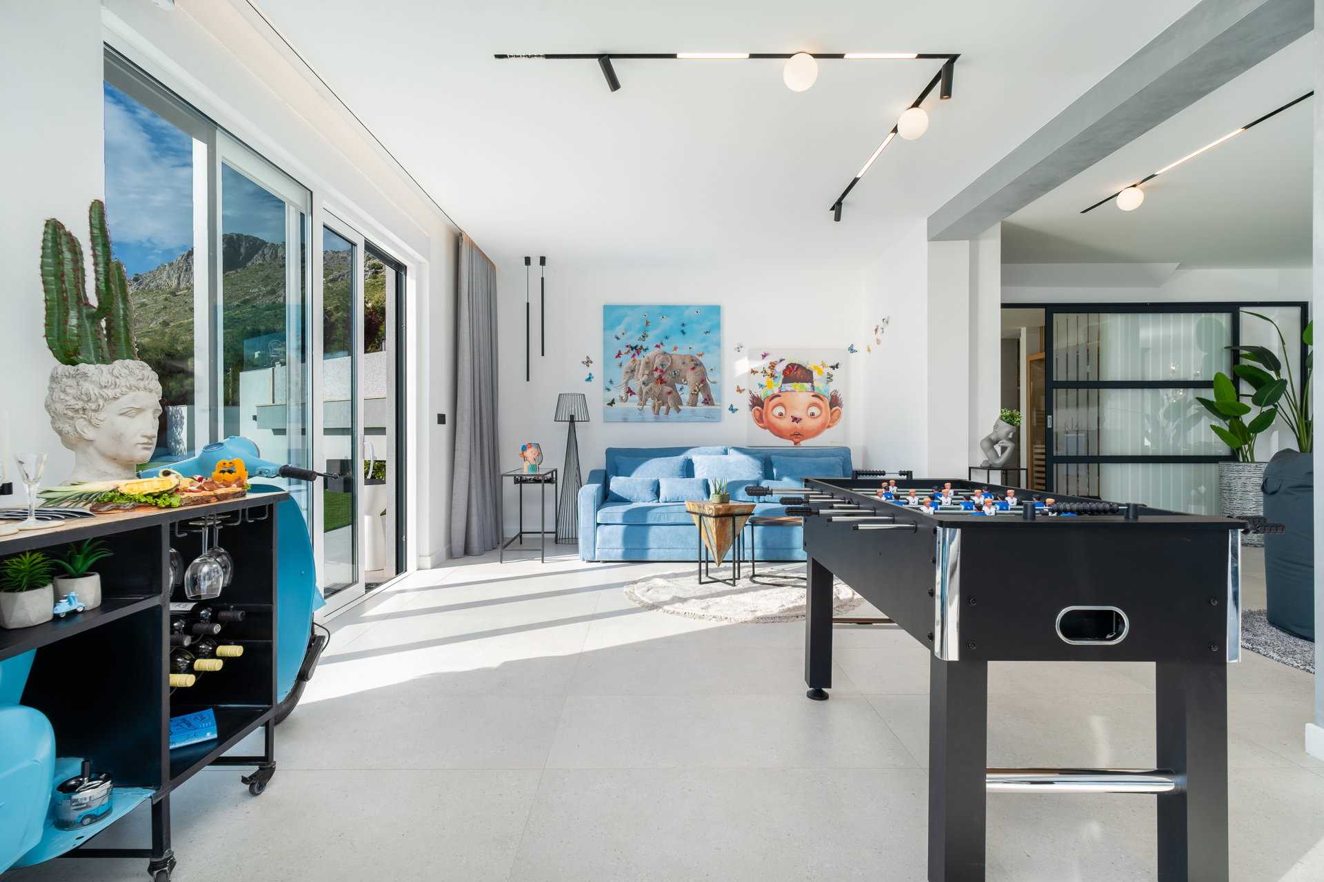 Villa Naaria with Pool