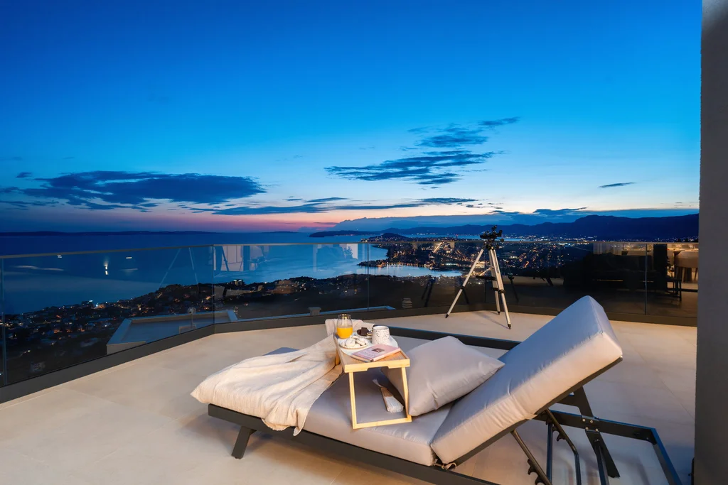 Modern Hilltop Villa with Pool in Podstrana