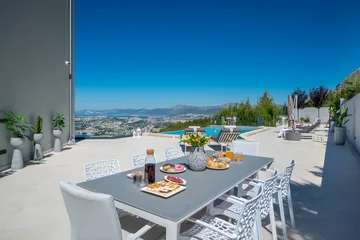 Modern Hilltop Villa with Pool in Podstrana