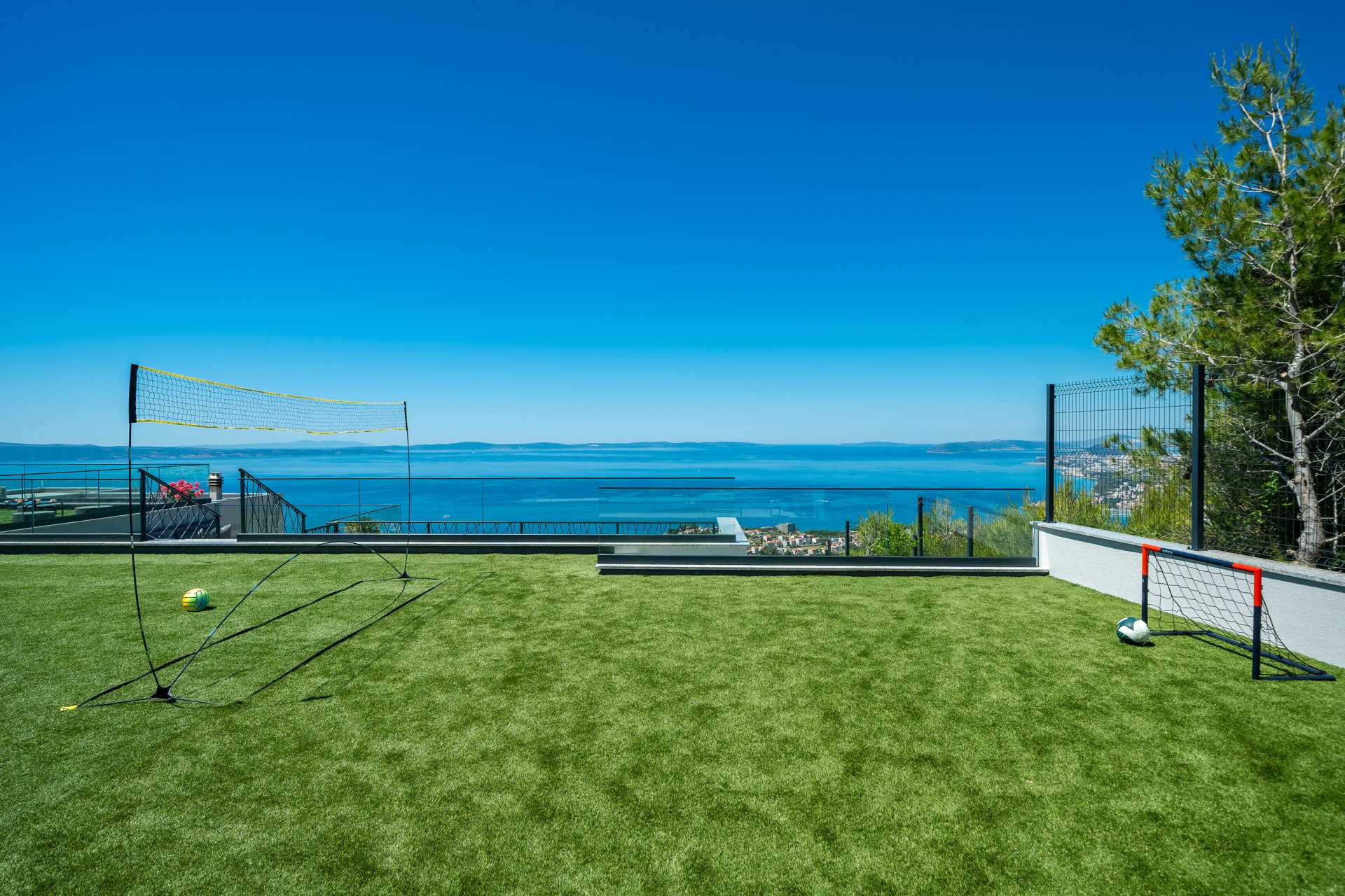 Villa Naaria with Pool