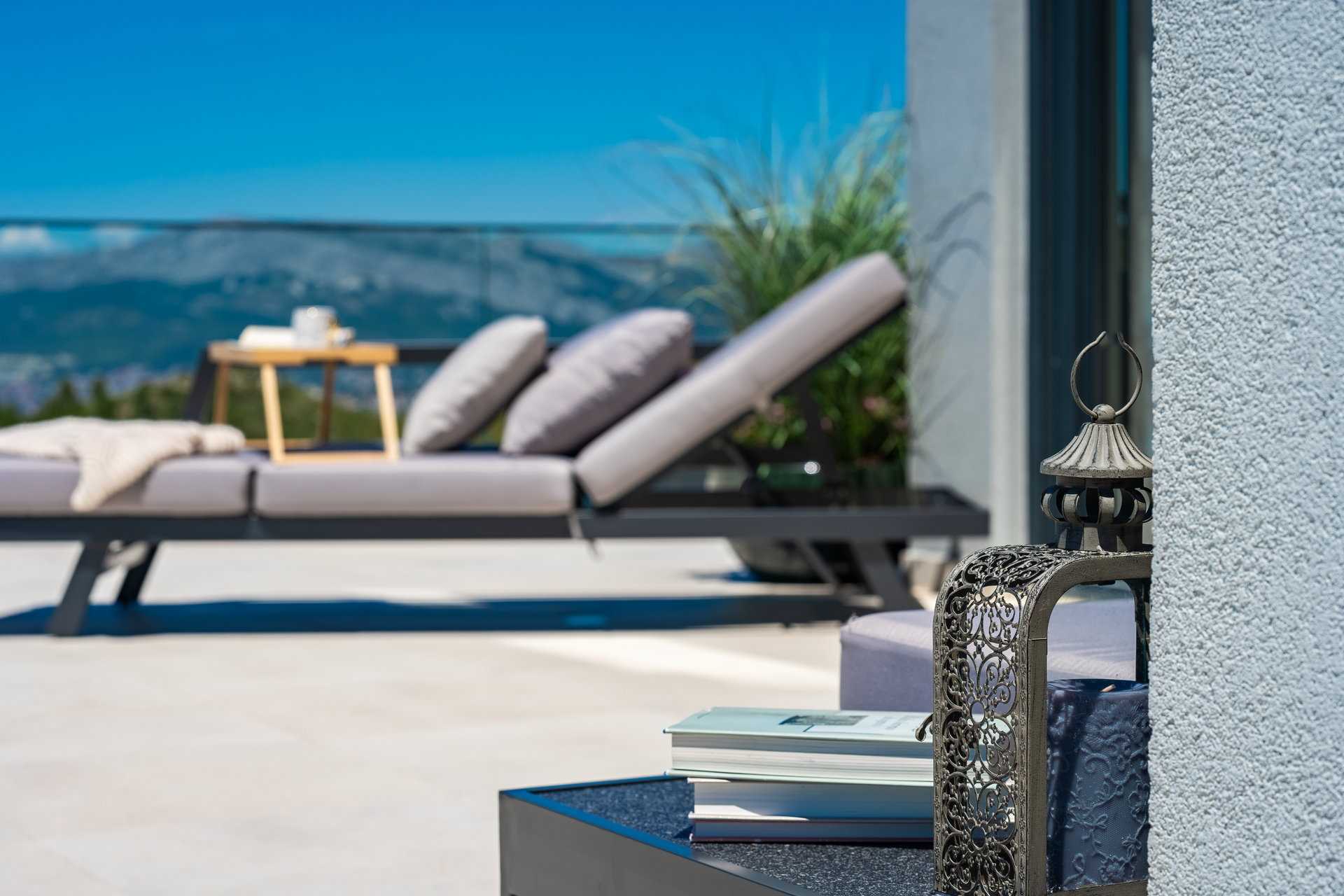 Villa Naaria with Pool