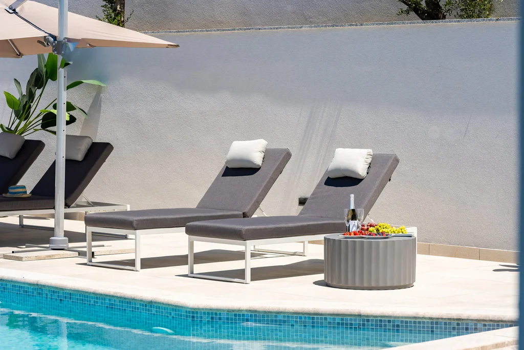 Modern Hilltop Villa with Pool in Podstrana