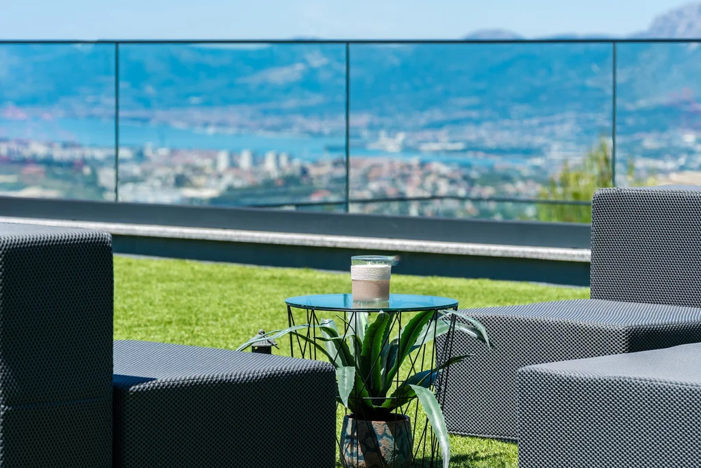Modern Hilltop Villa with Pool in Podstrana