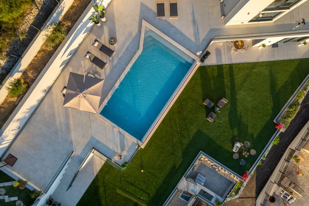 Modern Hilltop Villa with Pool in Podstrana