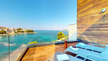 Seaside Retreat Villa with Infinity Pool in Primošten