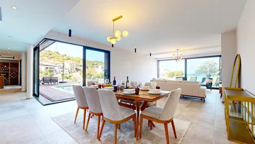 Seaside Retreat Villa with Infinity Pool in Primošten