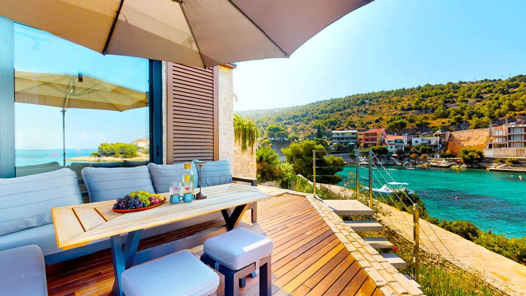 Seaside Retreat Villa with Infinity Pool in Primošten