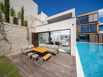 Seaside Retreat Villa with Infinity Pool in Primošten