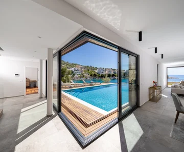 Seaside Retreat Villa with Infinity Pool in Primošten