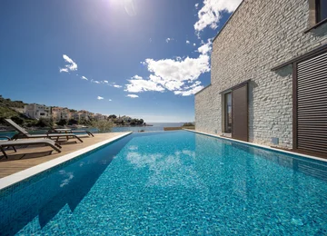 Seaside Retreat Villa with Infinity Pool in Primošten
