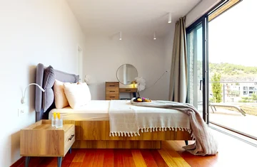 Beachfront Villa with Infinity Pool in Primošten