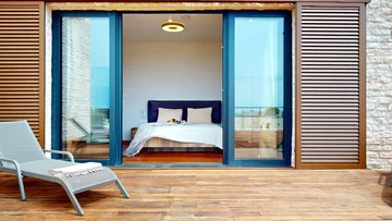 Beachfront Villa with Infinity Pool in Primošten