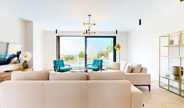 Beachfront Villa with Infinity Pool in Primošten