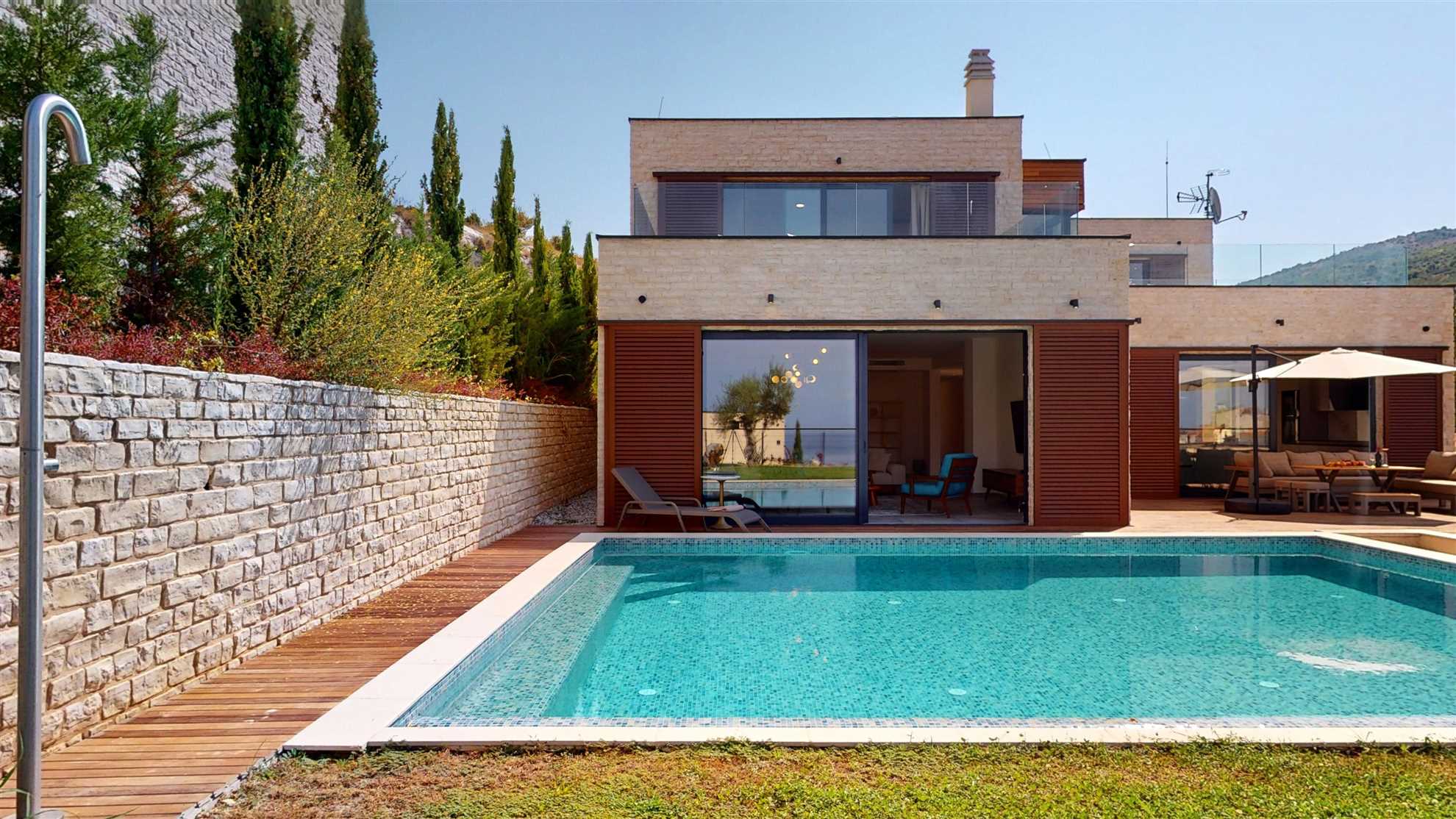 Villa Flora Mare VI s bazenom