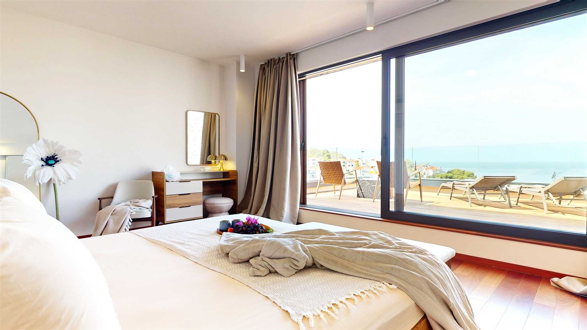 Villa Flora Mare VI s bazenom