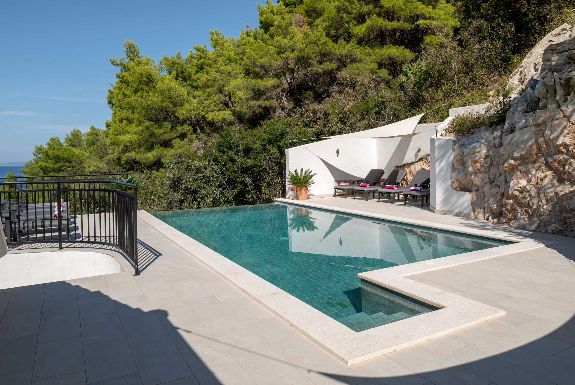 Beachfront Villa High Fly with Pool