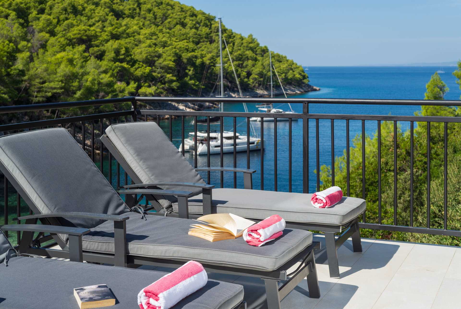 Beachfront Villa High Fly with Pool