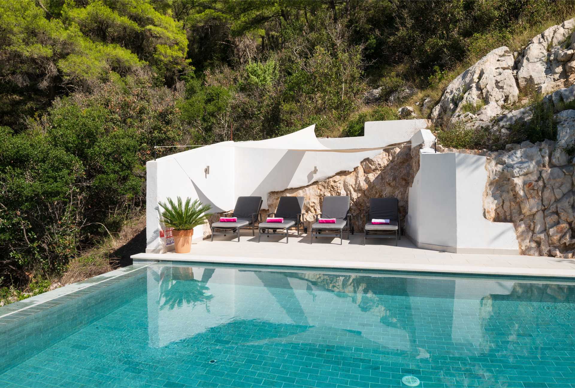 Beachfront Villa High Fly with Pool