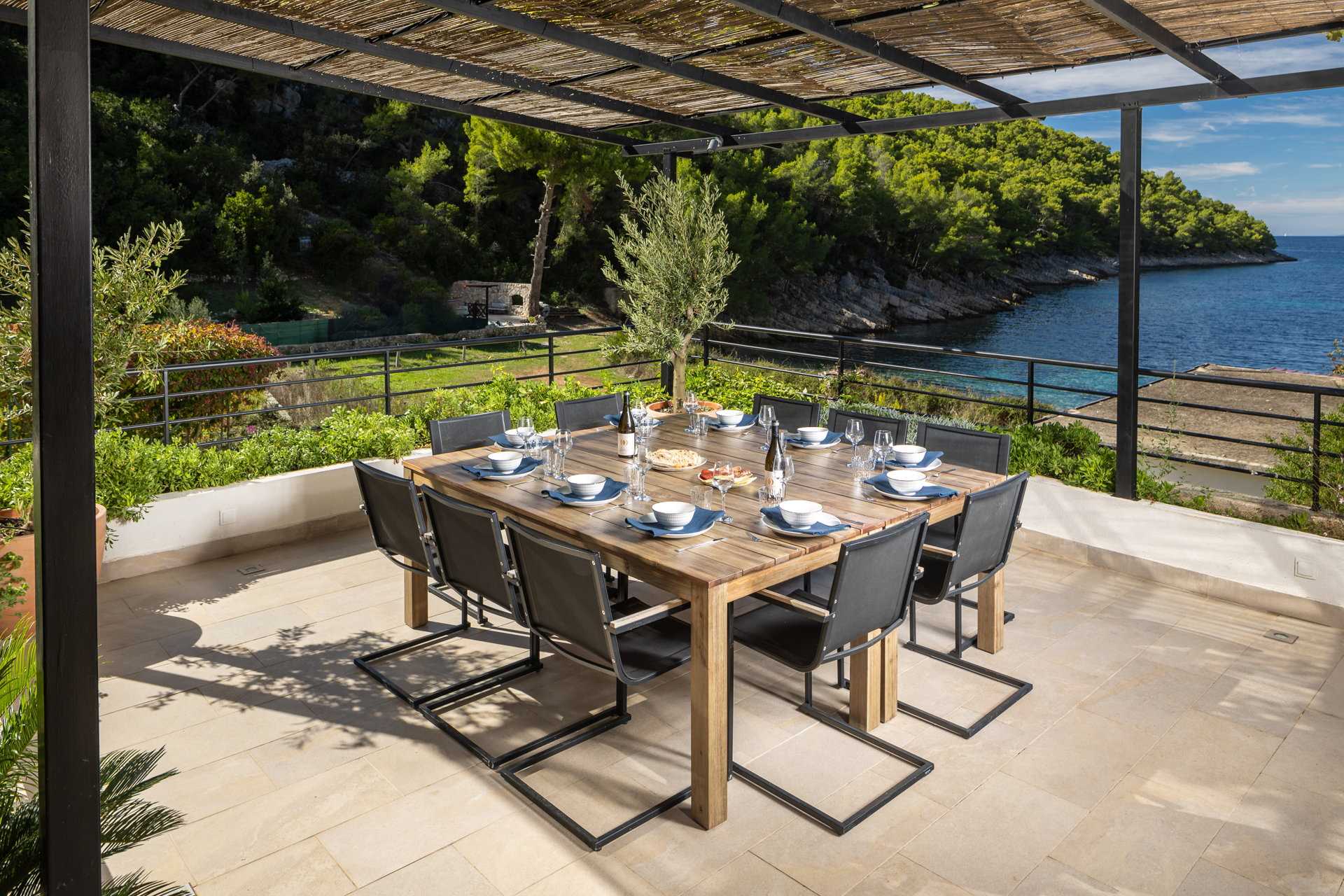 Beachfront Villa High Fly with Pool