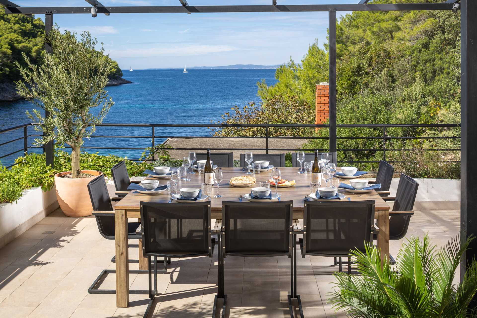 Beachfront Villa High Fly with Pool