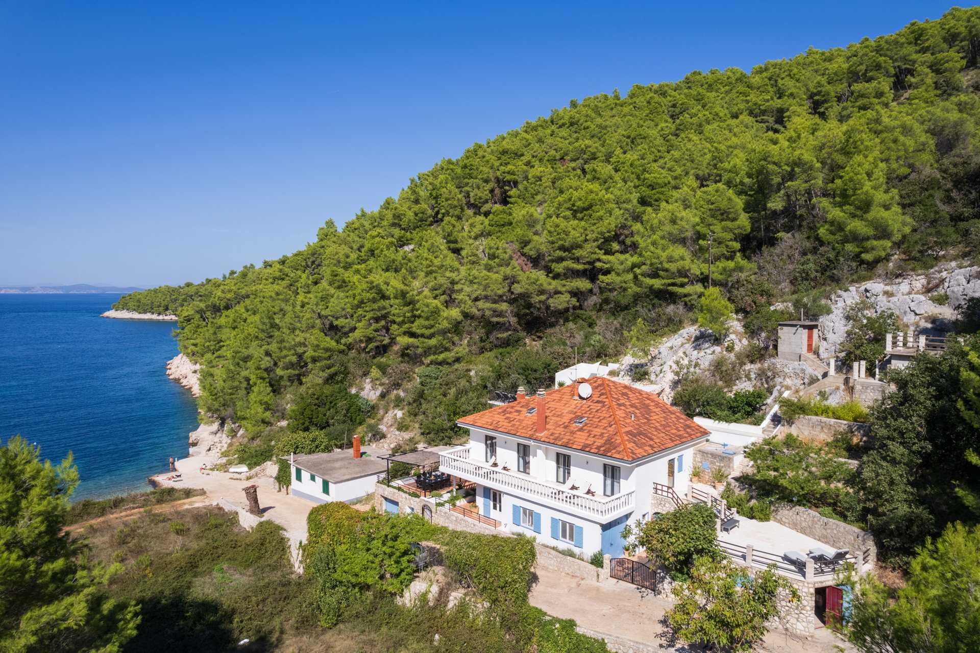 Beachfront Villa High Fly with Pool