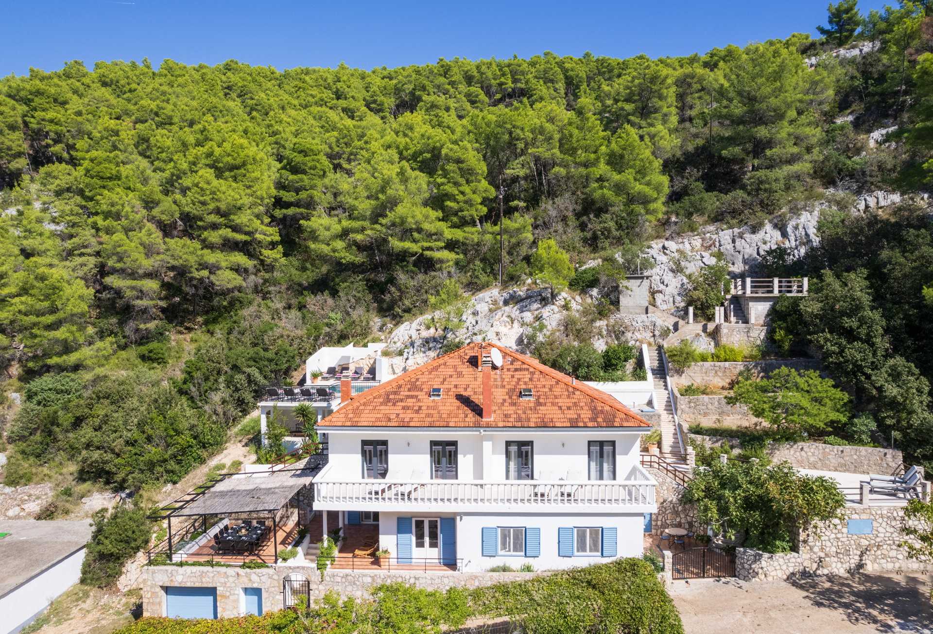 Beachfront Villa High Fly with Pool
