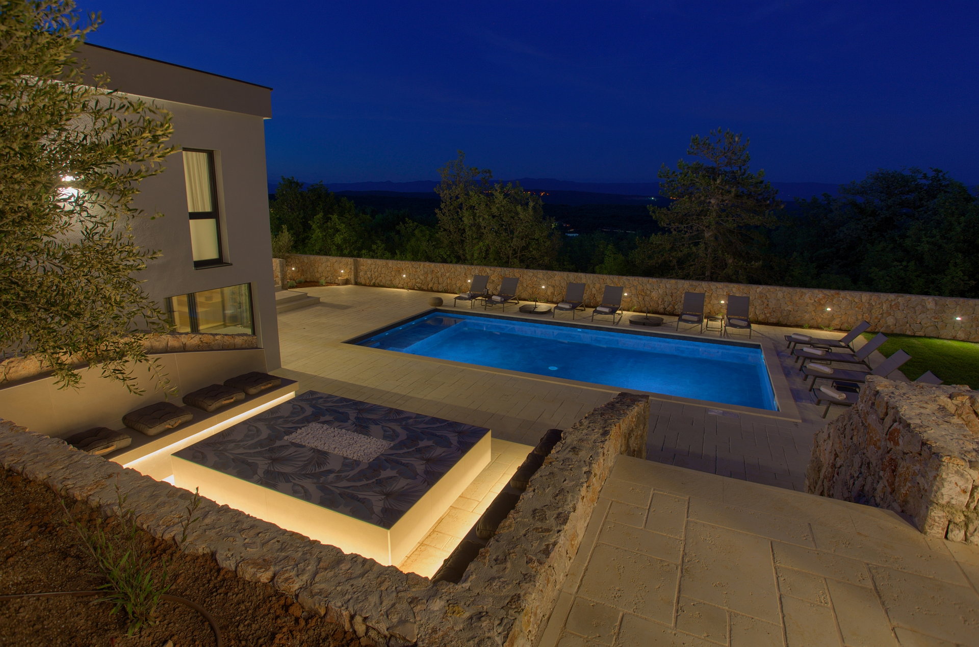 Luxury Villa Equinox with Heated Pool