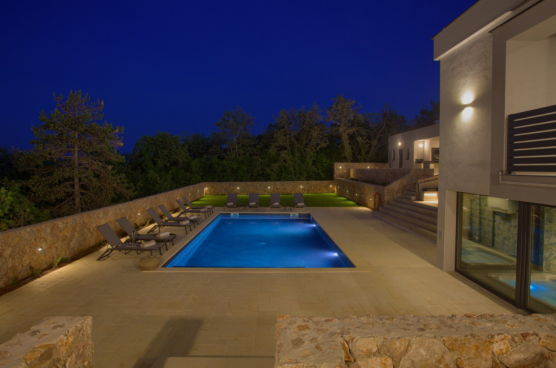 Luxury Villa Equinox with Heated Pool