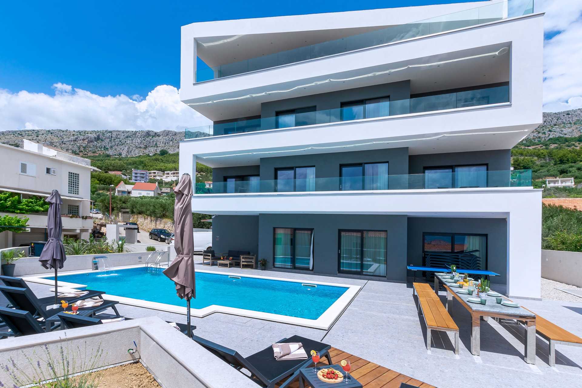Luxury Villa Grande Aria with Pool
