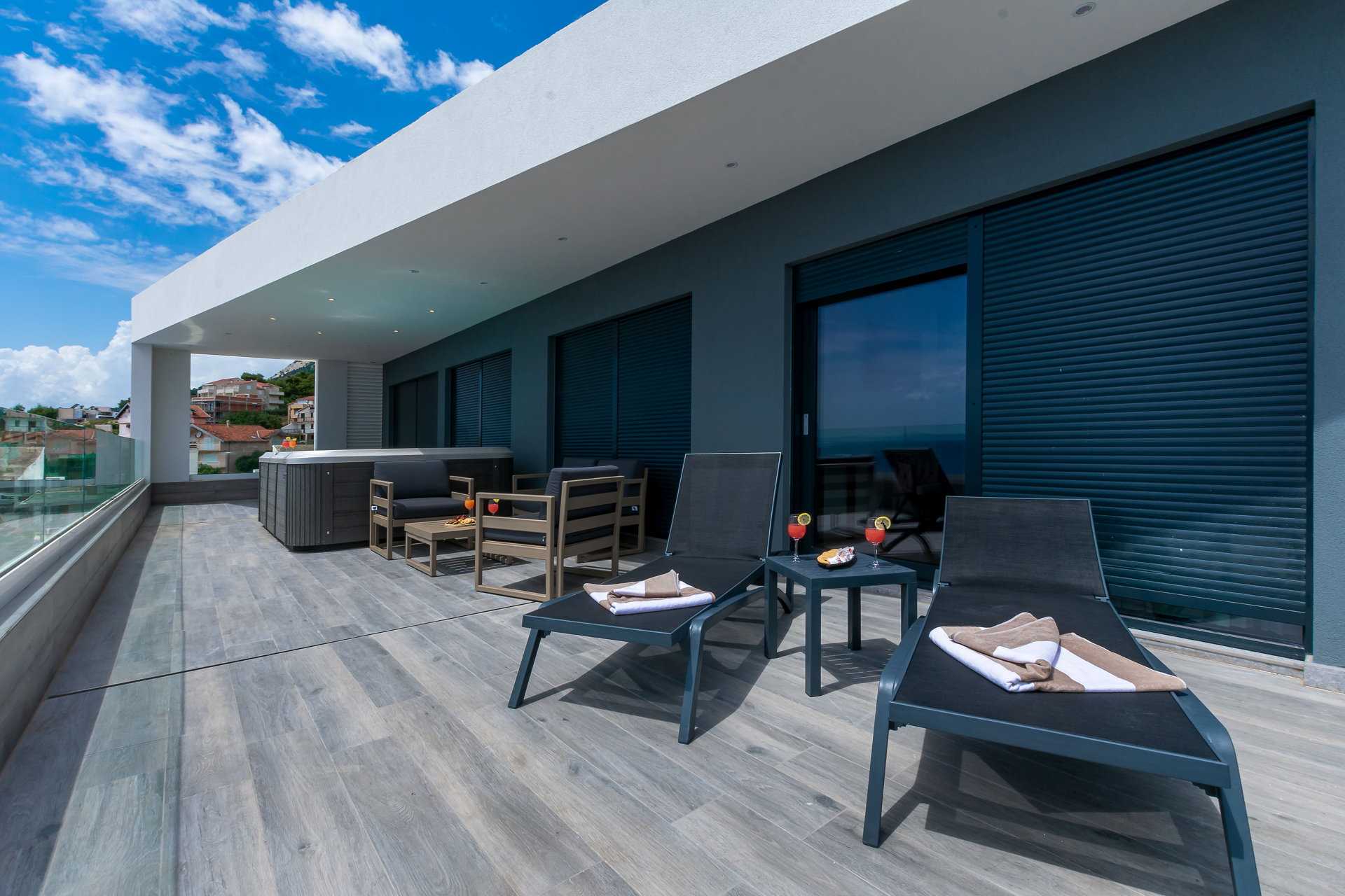 Luxury Villa Grande Aria with Pool