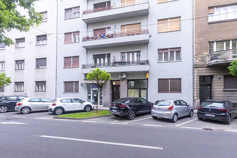 ** Bau-Bau Zagreb