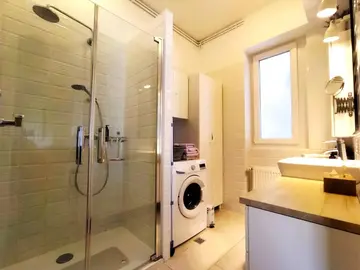 One-Bedroom Apartment in Zagreb for Up to 4