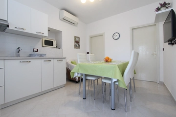 Two-Bedroom Apartment for 4 in Rovinj