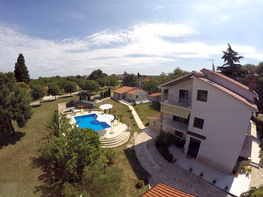 Two-Bedroom Apartment with Pool in Kanfanar