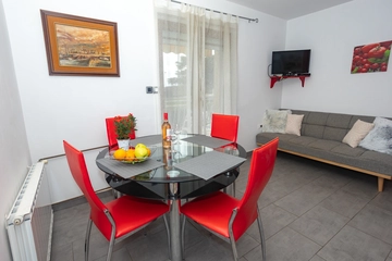 Two-Bedroom Apartment with Pool in Kanfanar