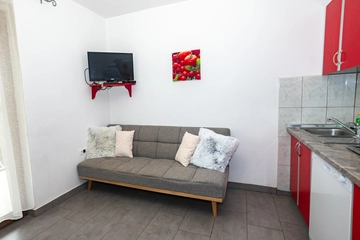 Two-Bedroom Apartment with Pool in Kanfanar