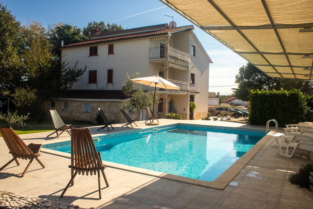 Two-Bedroom Apartment in Kanfanar with Shared Pool