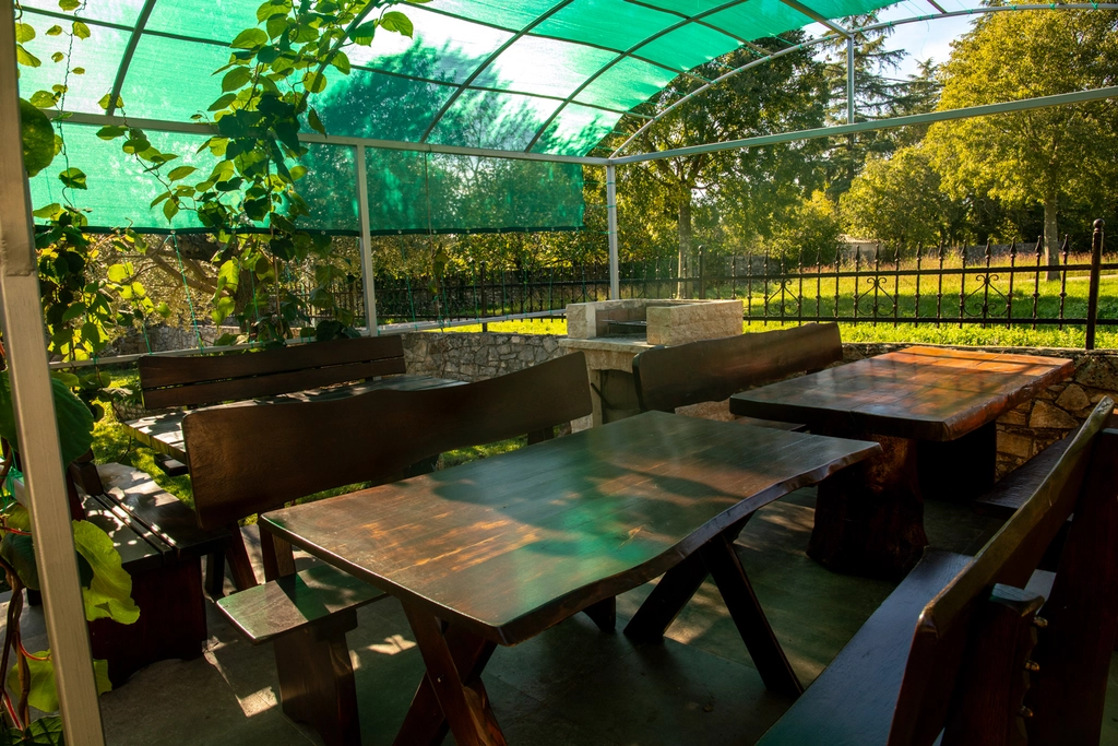 Two-Bedroom Apartment in Kanfanar with Shared Pool
