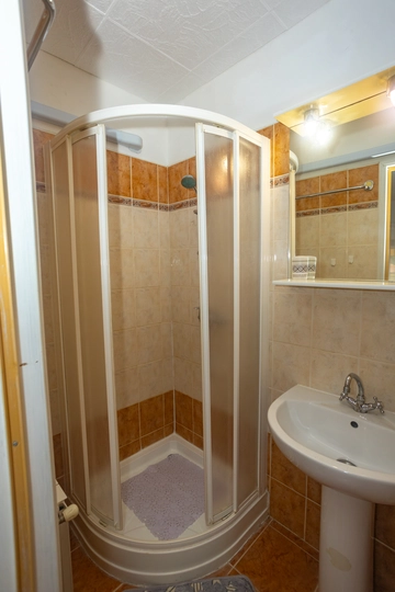 Two-Bedroom Apartment in Kanfanar with Shared Pool