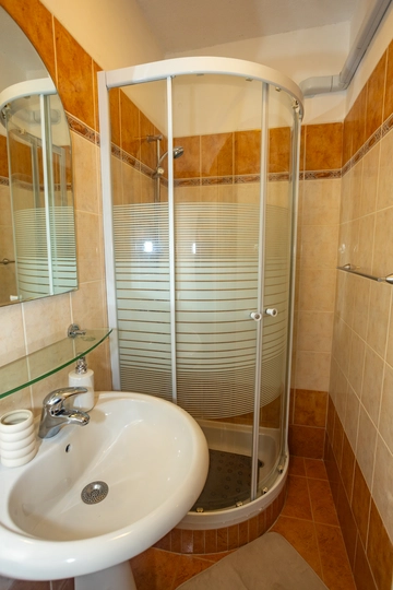 Two-Bedroom Apartment in Kanfanar with Shared Pool