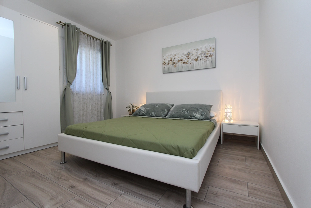 Rovinj Apartment for 2 with Parking