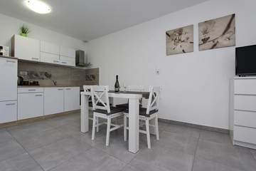 Rovinj Apartment for 2 with Parking