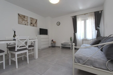 Rovinj Apartment for 2 with Parking